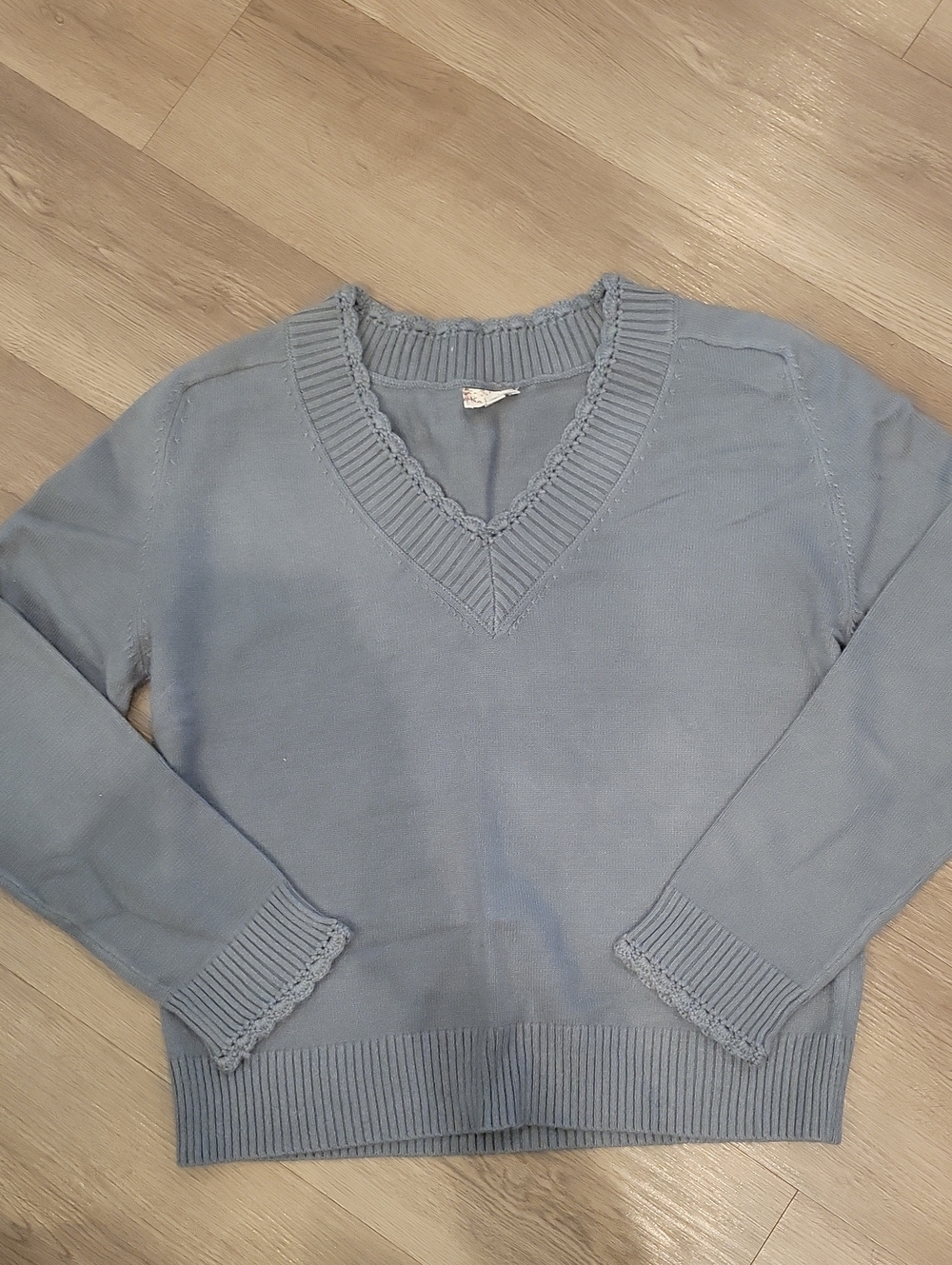 NWOT Super Soft Poem And Thread V Neck Sweater